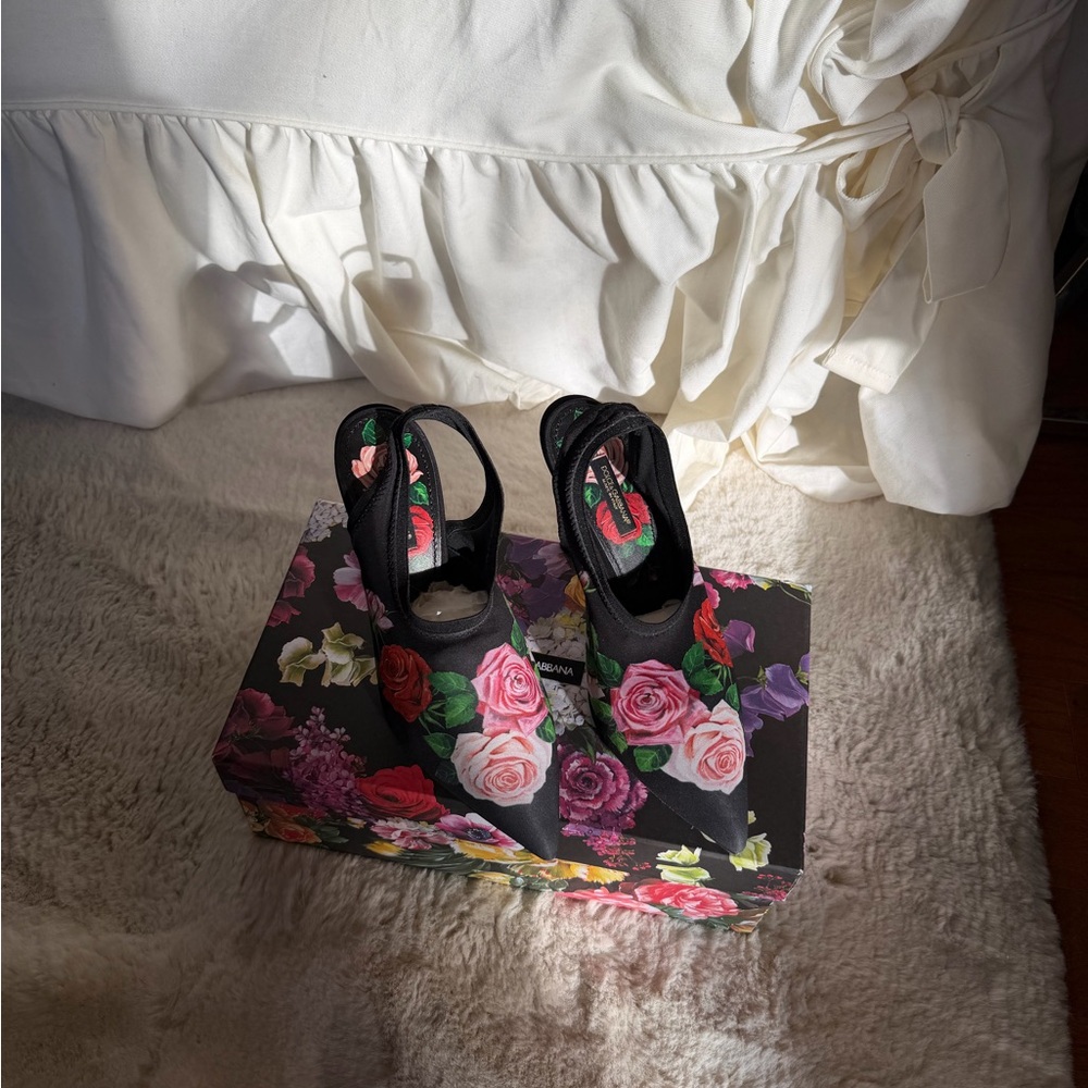 Dolce & Gabbana Floral Print Pointed Toe Slingback Heels